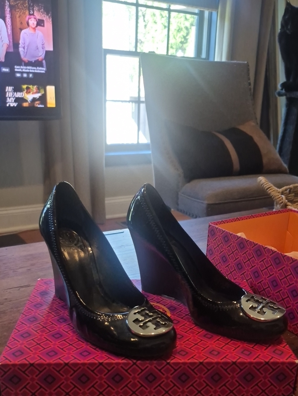 Tory Burch Black Patent Leather Logo Wedge Pumps Like New Condition